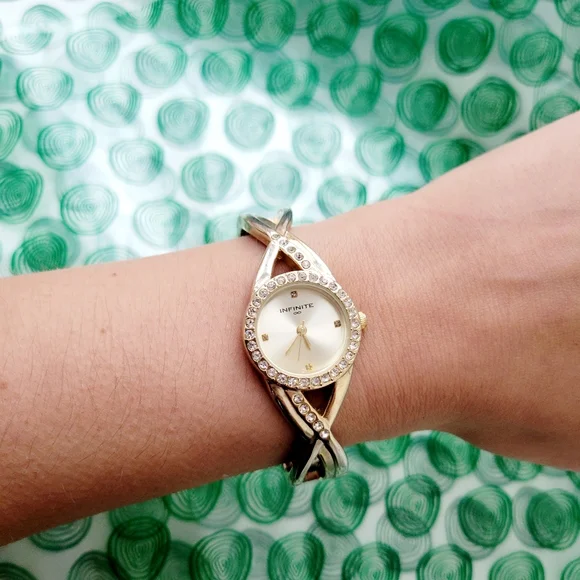 Debanham's Infinite Rhinestone Quartz Classic Watch - Picture 4 of 14